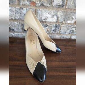 VINTAGE EVINS Elegant Beige and Black Women's Heels